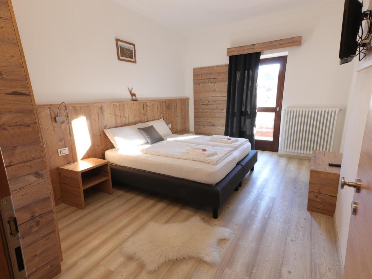 Hotel Alla Rocca Varena Kültér fotó