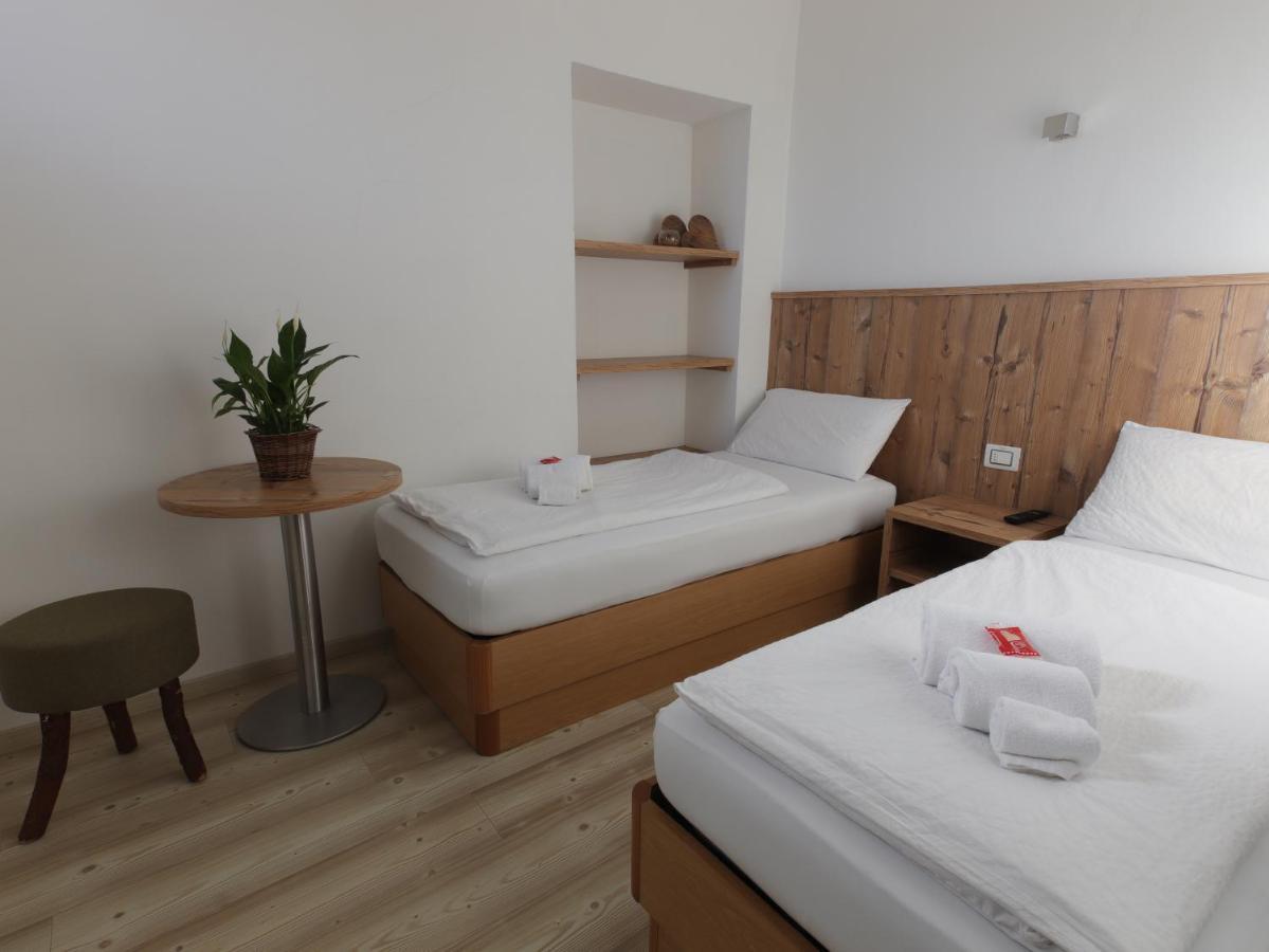 Hotel Alla Rocca Varena Kültér fotó